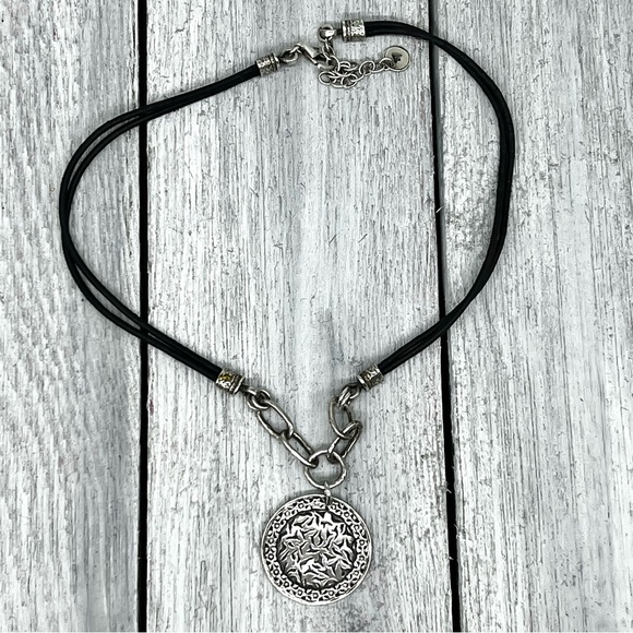 252. Signed Silpada “Sunburst” Sterling Silver and Leather Pendant Necklace - Picture 13 of 13